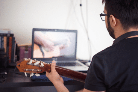 cours de guitare en visio unizic