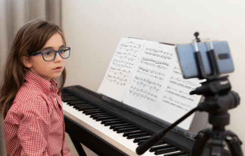 Enseignement personnalisé cours de piano en ligne unizic