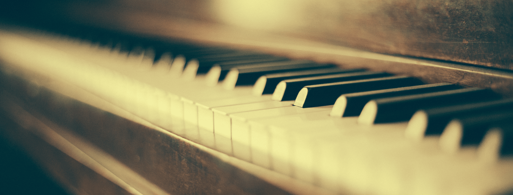 10 conseils pour réussir tes cours de piano en ligne Unizic