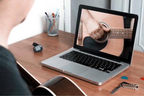 cours de musique en ligne improviser à la guitare