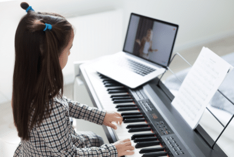 cours de piano en ligne pour jeune enfant